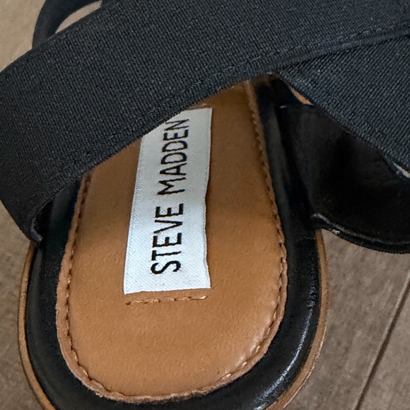 Steve Madden Black and Tan Wedge Sandals - Picture 5 of 8